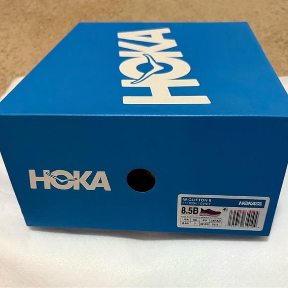 Hoka like new condition - Picture 2 of 6
